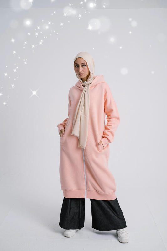 Front view of Simon Frost Hoodie featuring a Simon color and hood. سويت شيرت باللون السيمون مع غطاء رأس، منظر أمامي.